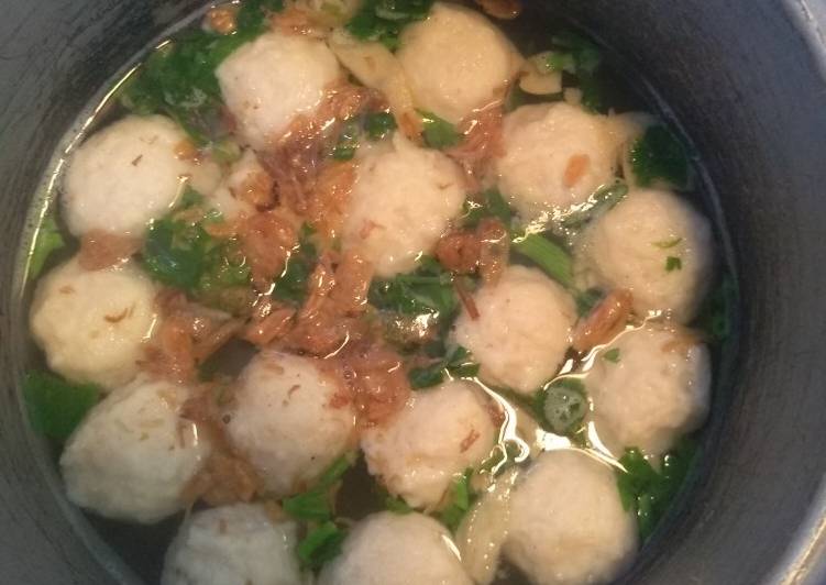 Bagaimana Membuat Kuah bakso ayam sesimple2 nya Anti Gagal