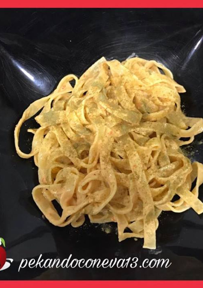 Una foto de Fettuccine con salsa cremosa de pimientos y queso