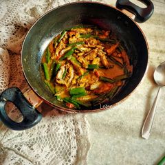 A picture of Mourola Macher Chorchori.