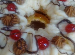 Una foto de Rosca de Pascuas rellena de dulce de leche
