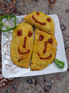 عکسی از دستور پیراشکی با مرغ 🍗🍗