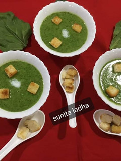 पालक का सूप(Palak soup recipe in Hindi) रेसिपी मुख्य फोटो