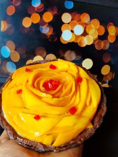 चॉकलेट मैंगो टार्ट (Chocolate mango tart recipe in Hindi) रेसिपी मुख्य फोटो