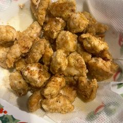 A picture of Fried chicken popcorn.