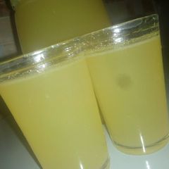 A picture of Sugarcane juice.
