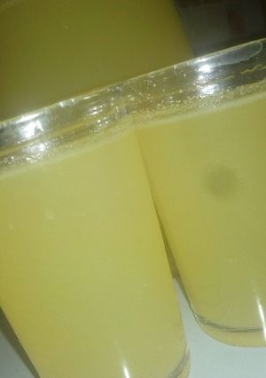 A picture of Sugarcane juice.