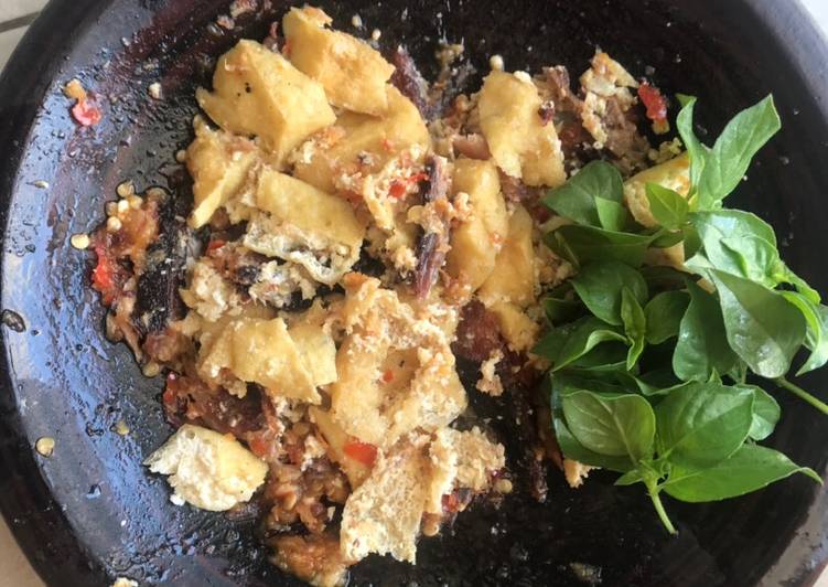 Resep 3. Tongkol Tahu Sambel Bawang yang Lezat