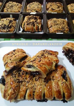Foto resep Choco Banana Cheese Strudel
