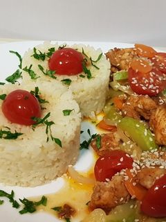 O poză a rețetei Pui piri piri cu legume la tigaie.