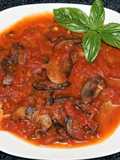 Salsa de champiñones cremini con tomates. JON STYLE