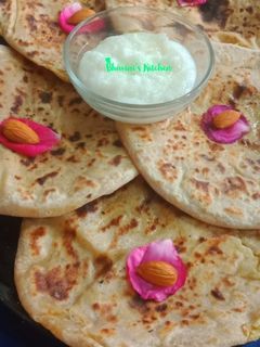 અંજીર આલમંડ વેઢમી (Anjeer Almond Vedhmi Recipe In Gujarati) રેસીપી મુખ્ય ફોટો