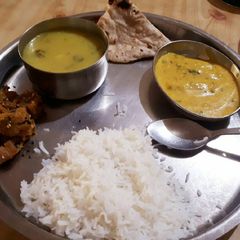 A picture of Besan Saag, Chokka, Singh ka dahi vala Saag,Phulka, Rice Muthai.