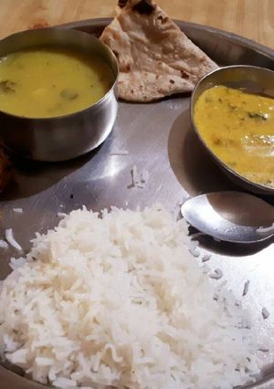 A picture of Besan Saag, Chokka, Singh ka dahi vala Saag,Phulka, Rice Muthai.
