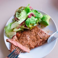 A picture of How to make tasty steak in 6 minutes.