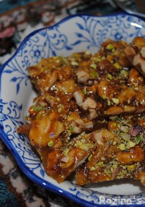 A picture of Persian honey-saffron walnuts brittle(سوهان عسلی گردویی).