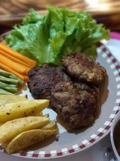 Foto resep Beef patty steak with simple blackpaper mushrooms sauce