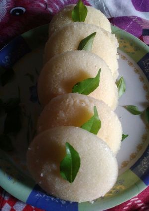 A picture of Idli.