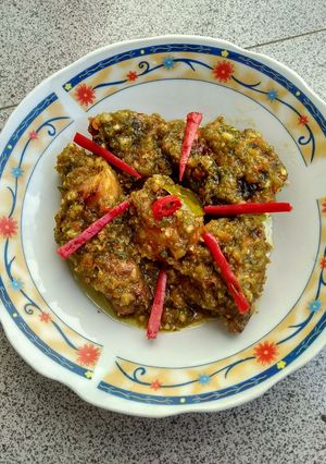 Foto resep Ayam bacem dicabein alias ayam bacem cabe hijau