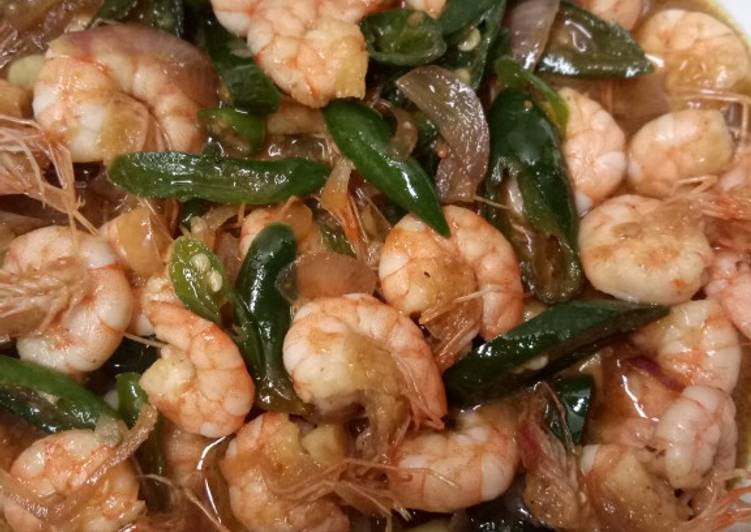 Cara Gampang Menyiapkan Udang cabe ijo, Lezat