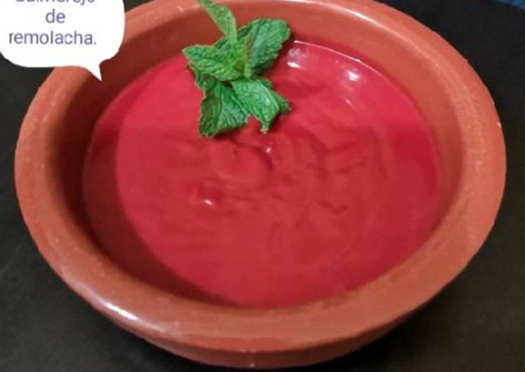 Salmorejo de remolacha
