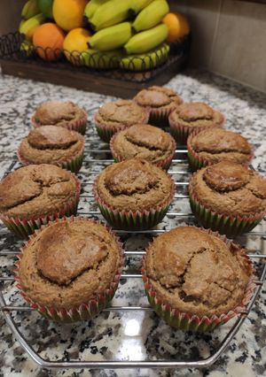 Φωτογραφία της συνταγής "Muffins βρώμης με μπανάνες και ταχίνι" ⭐ 🍌