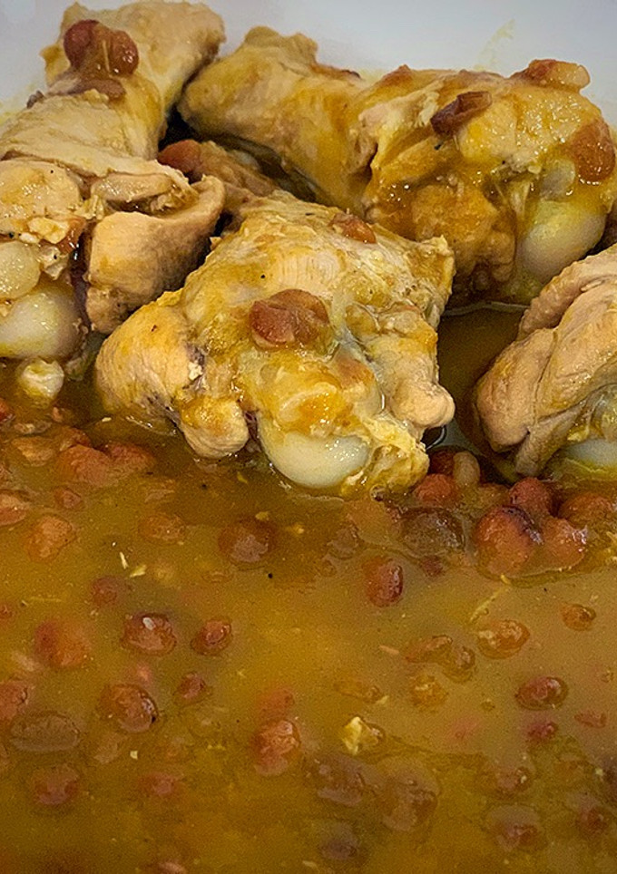 Una foto de Lentejas con alitas