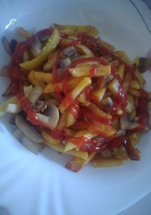 عکسی از دستور سیب زمینی سرخ کرده با قارچ