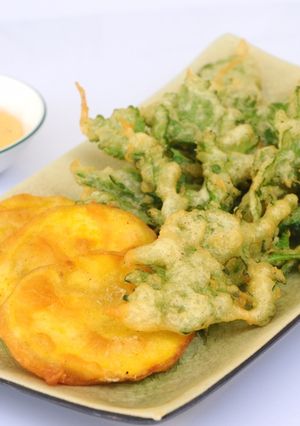 Hình của món Tempura - rau củ chiên giòn.