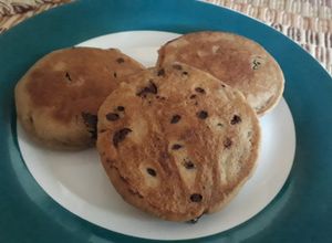 Una foto de Galletas con chispas en sartén o comal