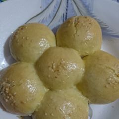 A picture of Sweet bun glaze.