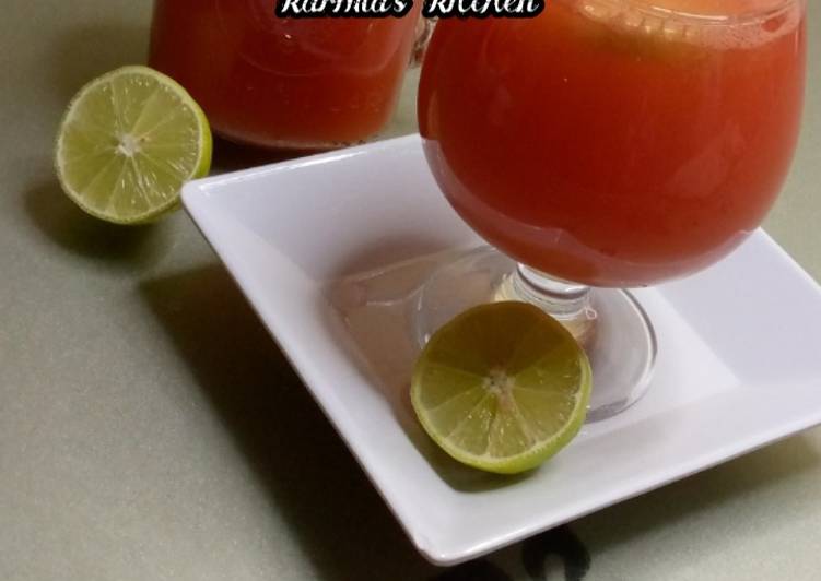 Sparkling watermelon juice
