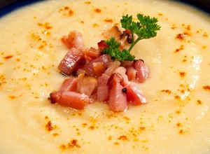 O poză a rețetei Supă cremă de cartofi cu bacon 🥓.