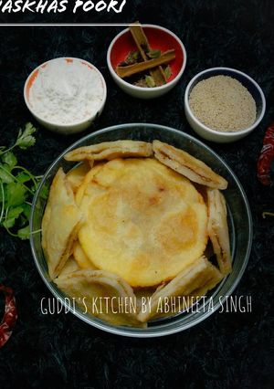 A picture of Khaskhas poori.