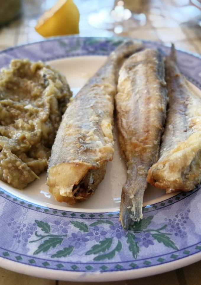 Una foto de Caviar de berenjena con melva frita