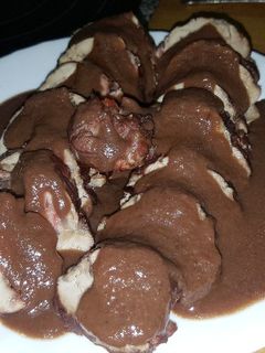 Una foto de Solomillo relleno con bacon cebolla pimiento y dátiles