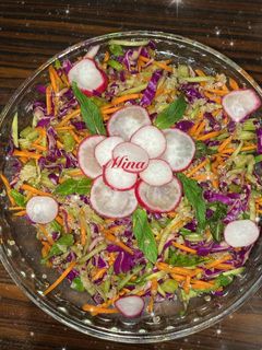 عکسی از دستور سالاد کینوا و کلم بنفش