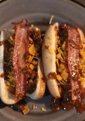 A picture of Super Easy Chili Dogs.