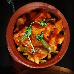 A picture of Cheesey Chicken Tikka Handi🍗.