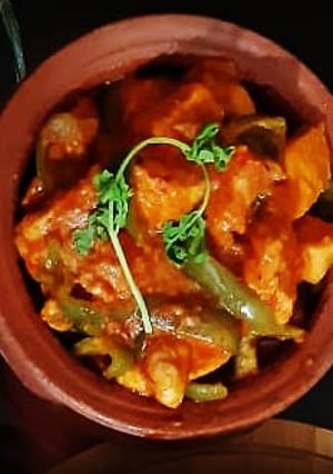 A picture of Cheesey Chicken Tikka Handi🍗.