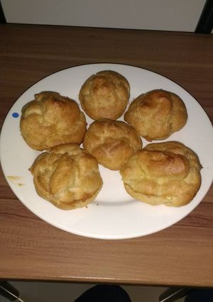 Una foto de Repollas o profiteroles de arequipe