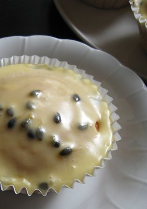 A picture of Passionfruit Icing.