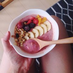 A picture of Breakfast Smoothie bowl.