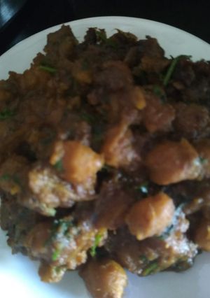 A picture of Ghoogni.