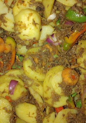A picture of Stir fried irish potatoes with minced meat.