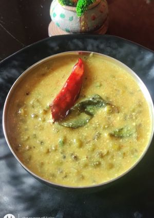 A picture of Moong kadhi.