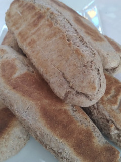 Una foto de Pan de completo Integral