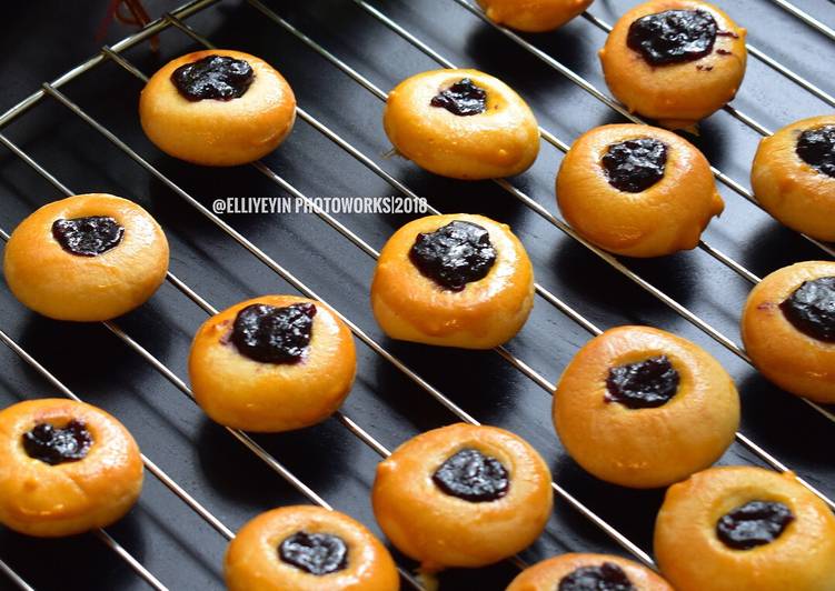 Bagaimana Menyiapkan Blueberry almond cookies yang Enak