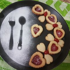A picture of Jim jam cookies.
