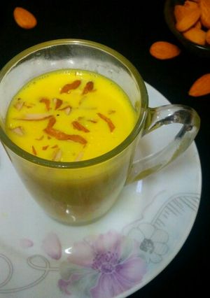 হলুদ দুধ(holud doodh recipe in bengali) রেসিপির প্রধান ছবি
