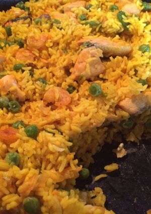 Una foto de ARROZ CON CAMARÓN Y SALMON. 